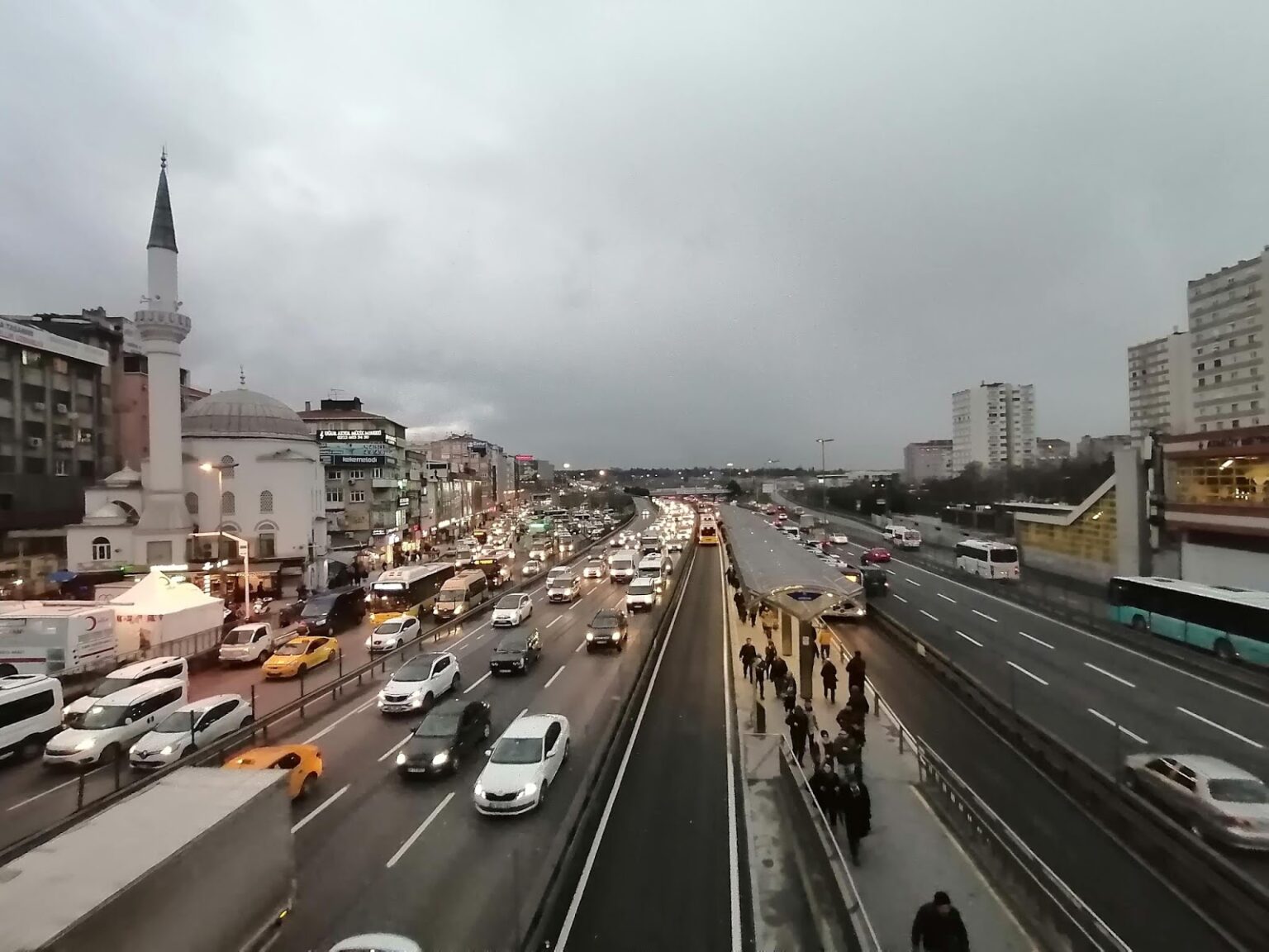 Şirinevler metro istasyonu