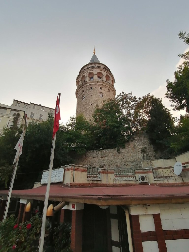 Galata kulesi civarı